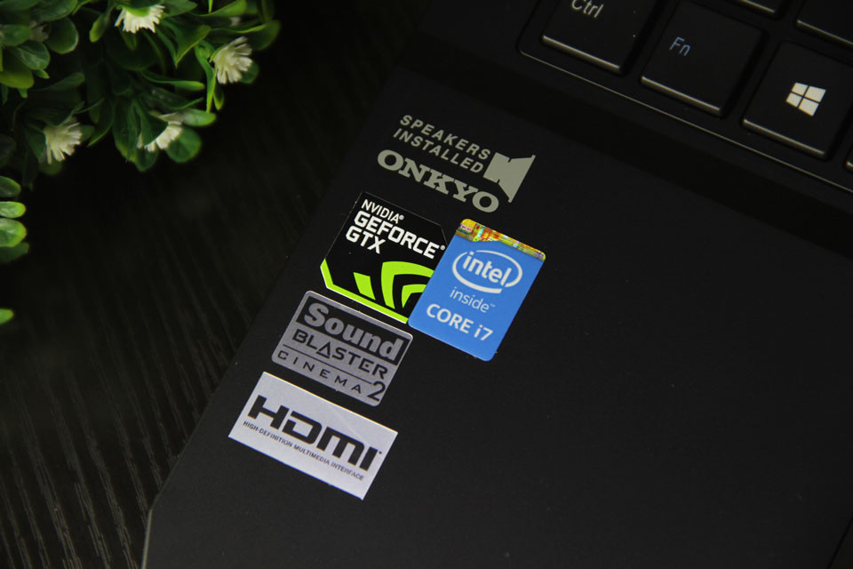 ����ս��ʼǱ����ñ�ʶ���䱸Ӣ�ض�i7��������Ӣΰ��Geforce GTX�Կ�|����ս��Z6-i78172S1