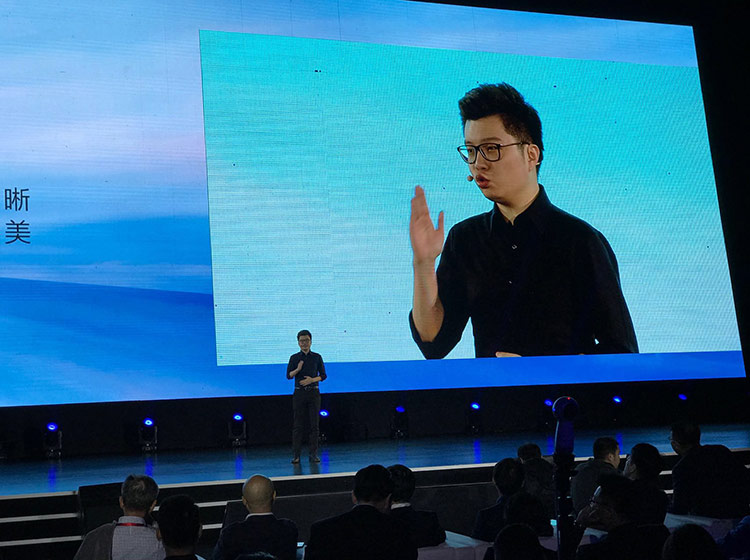 ��һ���������֮��vivo��Ʒ�߾�������Х��̨Ϊ��ҽ�����һ����vivoX20��