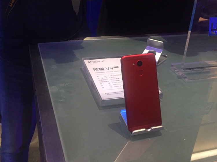 ��ҫʼ�ռ����Ʒ��Ϊ��Ʒ���ԣ�ÿһ̨��ҫV9 play�ڳ���ǰ���ᾭ����Ϊ���Ͽ����������Ա�׼��3.1��׼��Ϊ�û�����������������Ĳ�Ʒ��