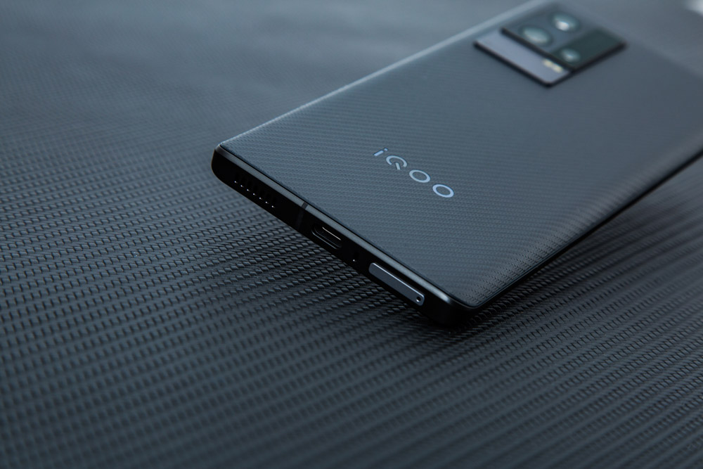 传承速度美学 iQOO 8 Pro赛道版精美图赏 iQOO 8 Pro,E5发光材质,骁龙888 Plus,