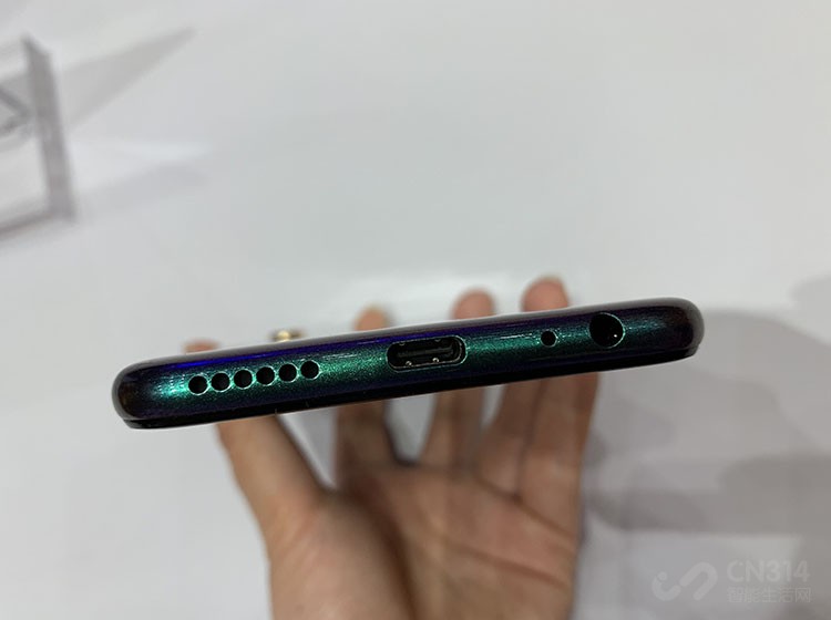 ������Z6�ഺ��ͬ����������ά����ϵͳ��1217����������������3.5mm�����ӿ�+����Type-C+����LDAC������Ƶ�������������������ѡ�����ʺϵ�������ʽ��