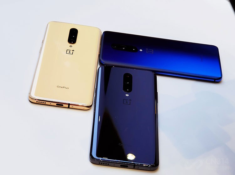 ����ʹ������Ļ���һ��7 Pro����4000mAh������أ�֧��Warp Charge 30W��䣬20���Ӽ��ɳ�һ���������֧�ֱ���߳䣻һ��7 Pro���ṩ�˷ǳ���Ȥ�ġ�����ģʽ���������ֻ���ש20���ӡ���ֻ�ܱ��������绰��ƣ����û�Զ�������ֻ����ԡ�