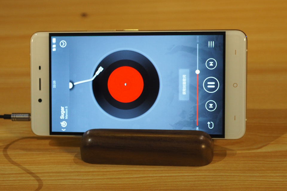 һ���ֻ�X��˫�沣����ƣ�����һ���ֻ����ϻ���ͷһ�ؼ���ò���ָл��������ȶ�Ϊ��ɣ�