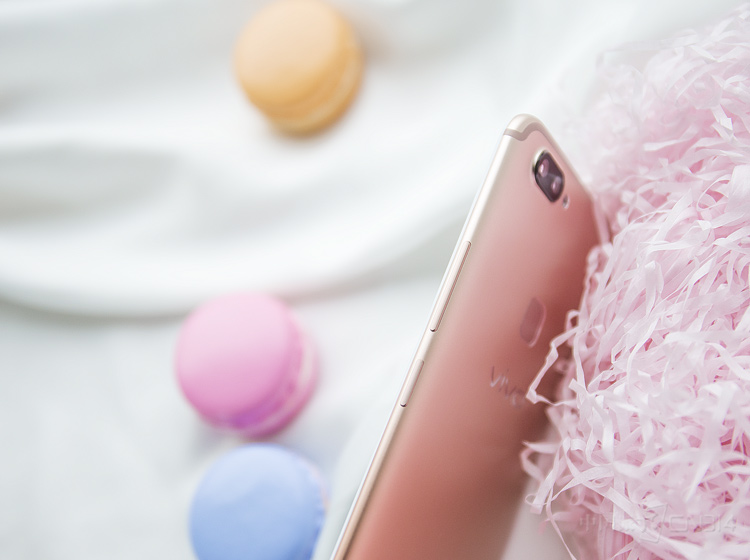 �������棬vivo X20�λ÷�ͼ��ħ�����������������⻷���������ͱ������ȣ�������������Ų�����ֹ������������ƬЧ�����ѡ�