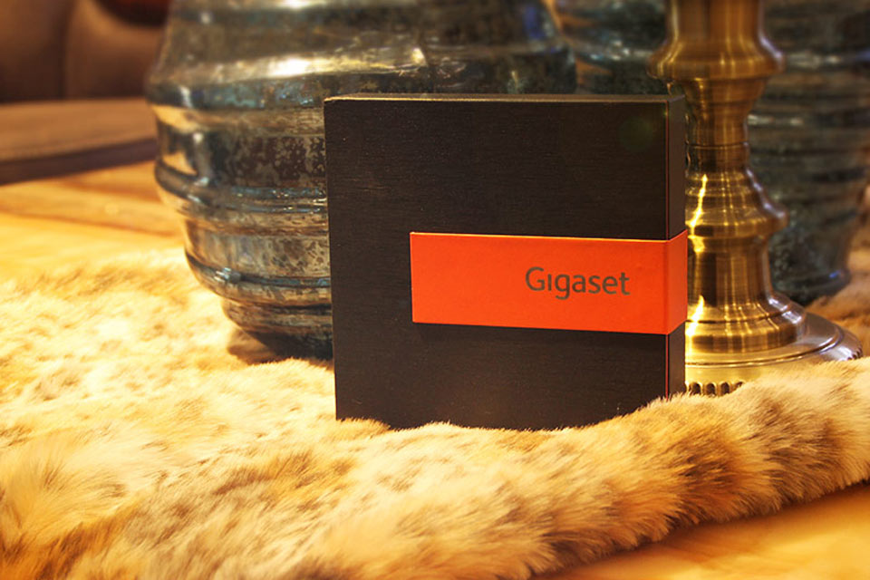 Gigaset ME�İ�װʮ�ֳ��ȴ�������ɫ����˿���ʺ��������һĨ��ɫ��Ҳ�ó��ȴ����д���һ˿ʱ�е���Ϣ��