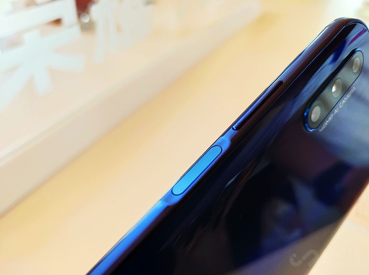 ����ָ��ʶ����Ҳ����ҫ9Xϵ�е�һ����Ȥϸ�ڡ���û�в������е�����ָ��ʶ��Ҳû�в������׵ı���ָ��ʶ�𣬶��ǲ����˱Ƚ�С�ڵĲ���ָ��ʶ��������ͬ���λ����к��ټ�����������ȴ�ܷḻ���ᴥ��������ѹϢ�������������������֡������ػ�����������һö������ʵ�֡�