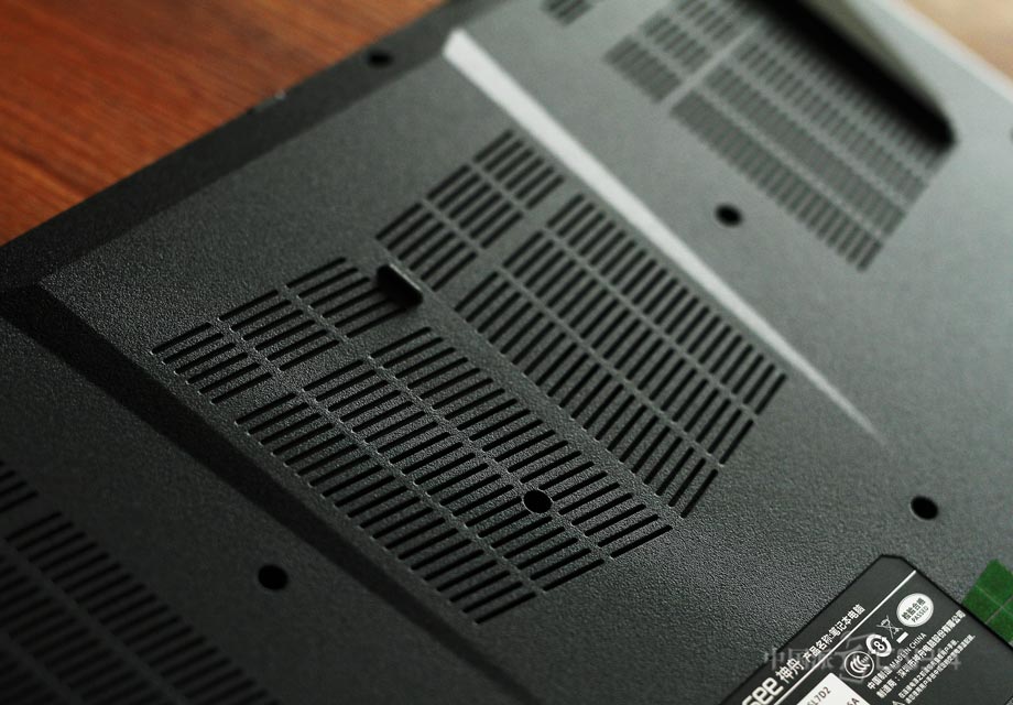 ��Чɢ�ȼ�����ս��Z7M-SL7D2����һ���㣬˫�����ĸֹܵĽ���ɢ��ģ����ս��Z7M-SL7D2������Ч���ӳɾ�Ч���۷塣