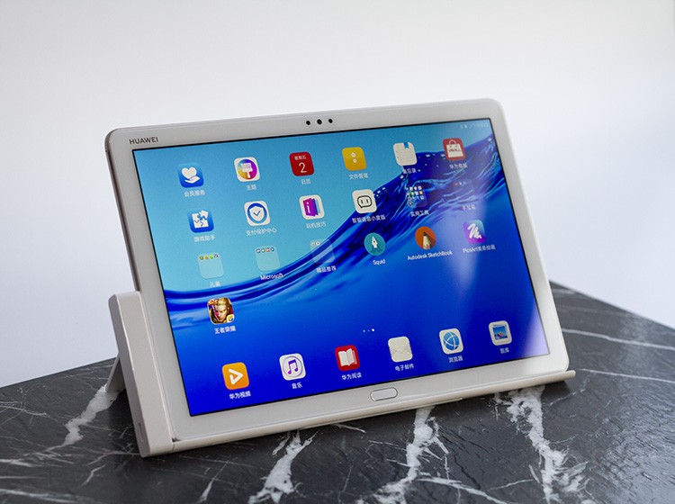 ��Ϊ��ΪM5�ഺ��������һ֧2048����ϸѹ����д�ʣ����ھ���ʹ��ƽ����԰칫������˵����д�ʵĴ��ڿ����ϰ����Ը����ʵķ�ʽ��¼�°칫�е����ͬʱ�����ڲ��ó����ֵ������˶���Ҳ�Ƚ����ġ�