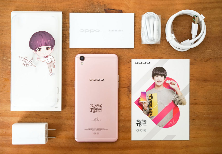 ���ƻ����������������OPPO R9�������ٰ�ǩ���ص񱳿ǡ����ư�װ�С����Ʊ�ֽ�Ͷ���UI�ȵ�ȫ��Ԫ�أ����ۼ۱��ֲ��䣬ͬΪ2799Ԫ����ν�����ʲ��Ӽۡ�������˹���˿���Ͽɡ�