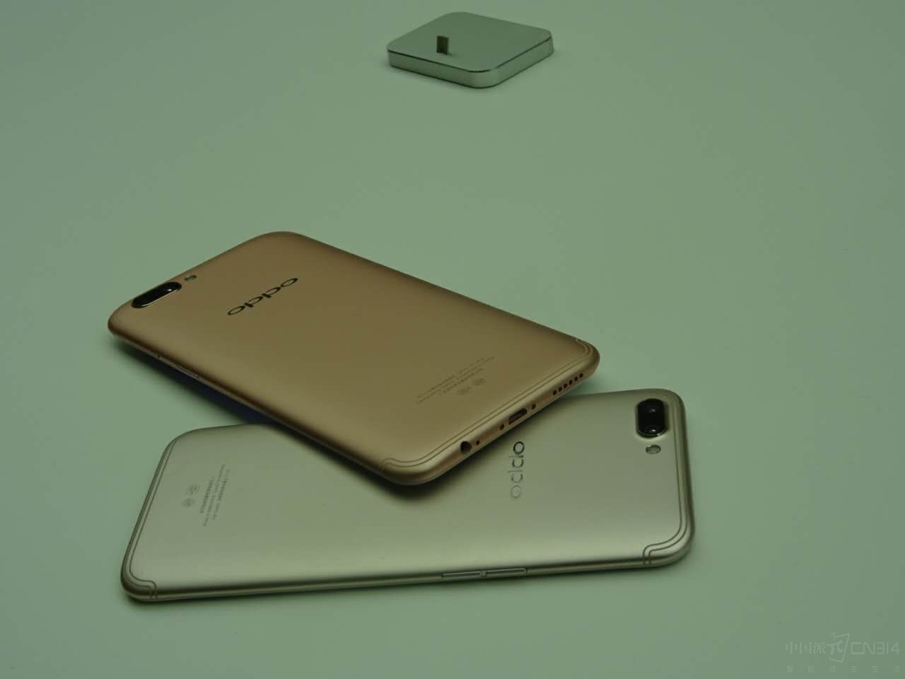 ���������е����������������Ǽ���ӵ�е�OPPO R11��