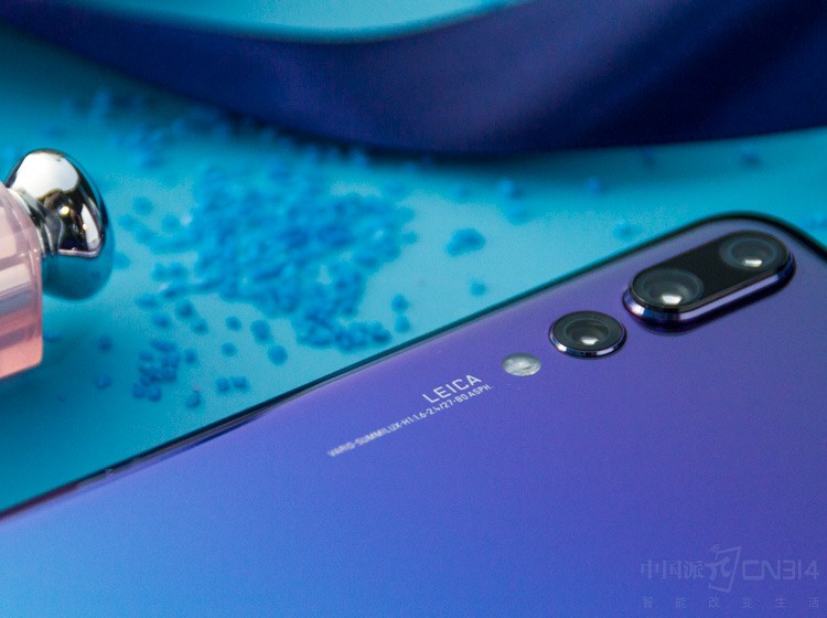 ��������Ӱ����������P20ϵ�о��Ѿ���Խ��ƻ��iPhone������Galaxy Sϵ��/Noteϵ�У���һ�ڹ���Ʒ����ȸ����������ԡ�