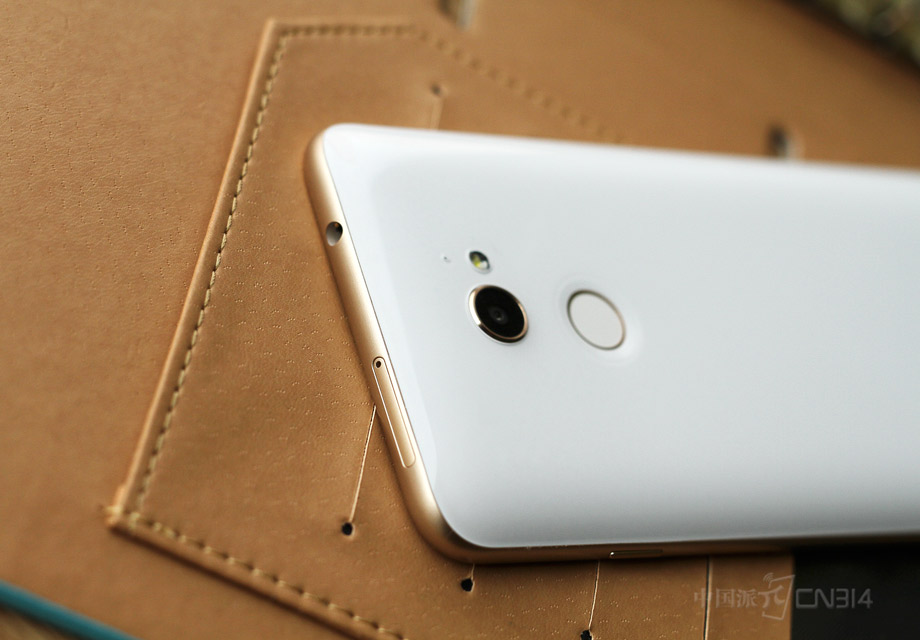 3.5mm������׺Ϳ��۱�����ڻ���������˿������ͻأ��