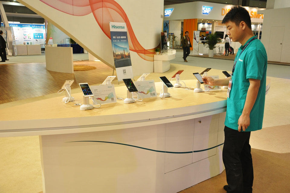 ������Ժ����ֻ���Ʒ��ͼƬ����������͸�һ������|����D606M