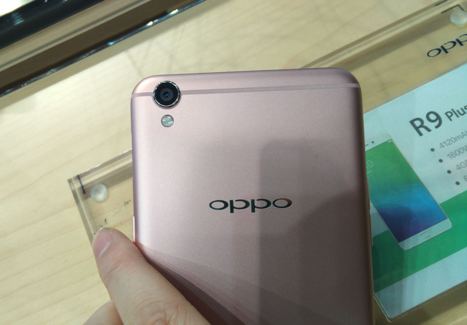 OPPO R9 plus������Ʒ�ܴ�ƪ�����ڽ������գ����Ը����ĺ��þ�ͷһ����д��