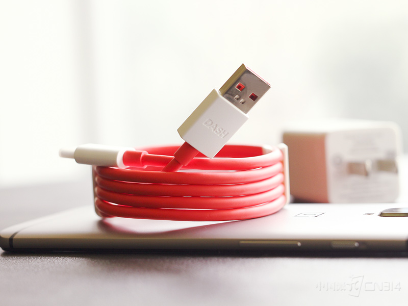 �������������ߵ���д����׾�����ɫ���ޡ�