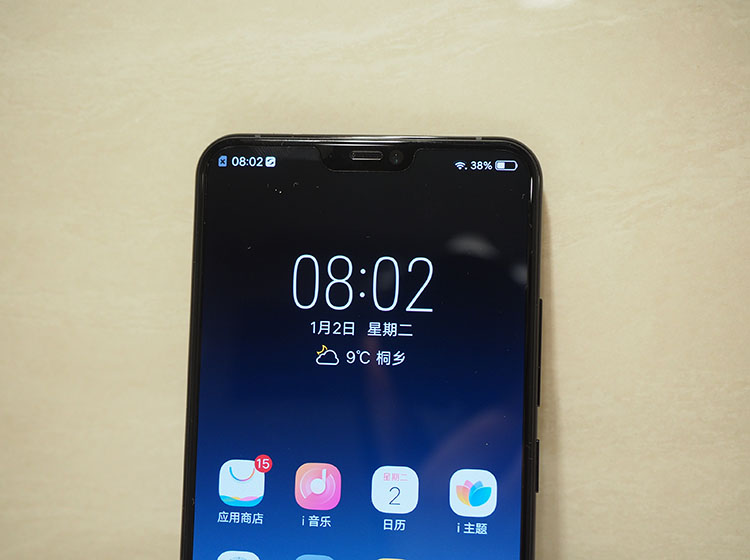 ����խ������U�Ͳ���ƣ��Ӿ�Ч���ȱ߿��ʵ��iPhone X��Ҫ�𺳡�