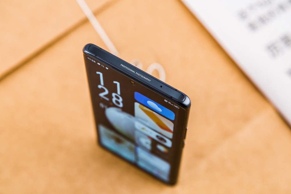 ֻһСϸڣӡСPROFESSIONAL PHOTOGARHڹͣһרҵӰֻ