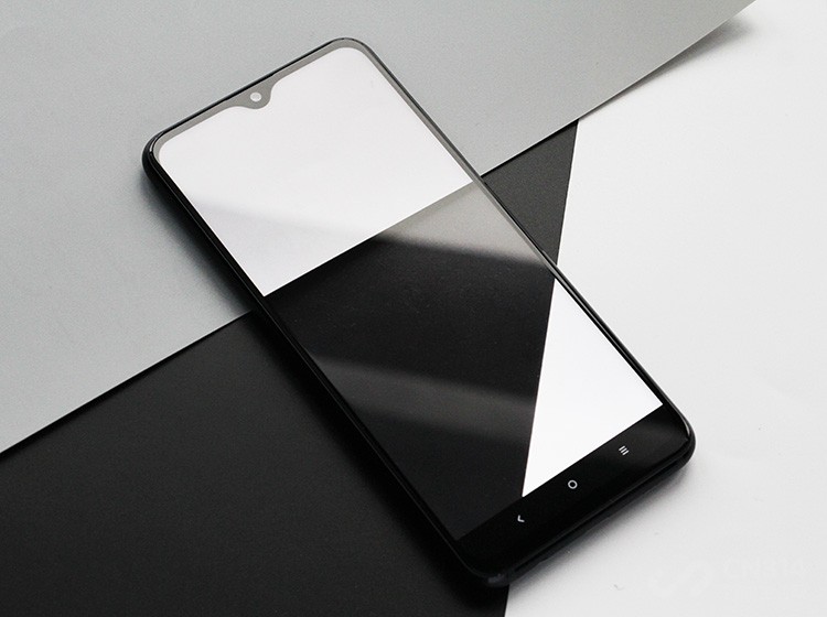 ����Z5s�������һ��6.3Ӣ���ȫ�������ǵ�ǰ�Ƚ����е�ˮ������ƣ�Ϊ�ֻ������˸������ʾ��������ϱ߿�Ҳ���Ƶü�խ��������ռ�Ȳ��ܴﵽ���˵�92.6%��