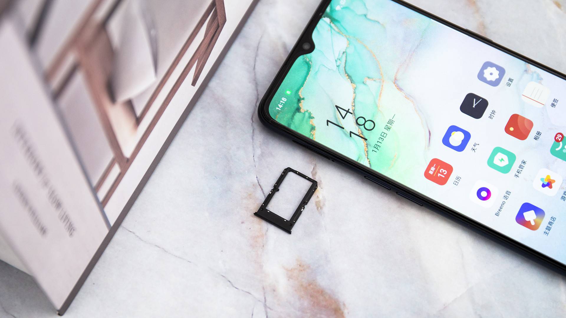 �ڼ۸��棬Reno3 5G��8GB+128GB����3399Ԫ��12GB+128GB����3699Ԫ�����������ڵ��µ�5G�г������е�ˮƽ����������������1000L�������Ķ�λ�����˸û������ж�5G���ڣ��ټ���6400�����س�����������Ƶ���������ļӳ֣��øû����ۺ������൱������