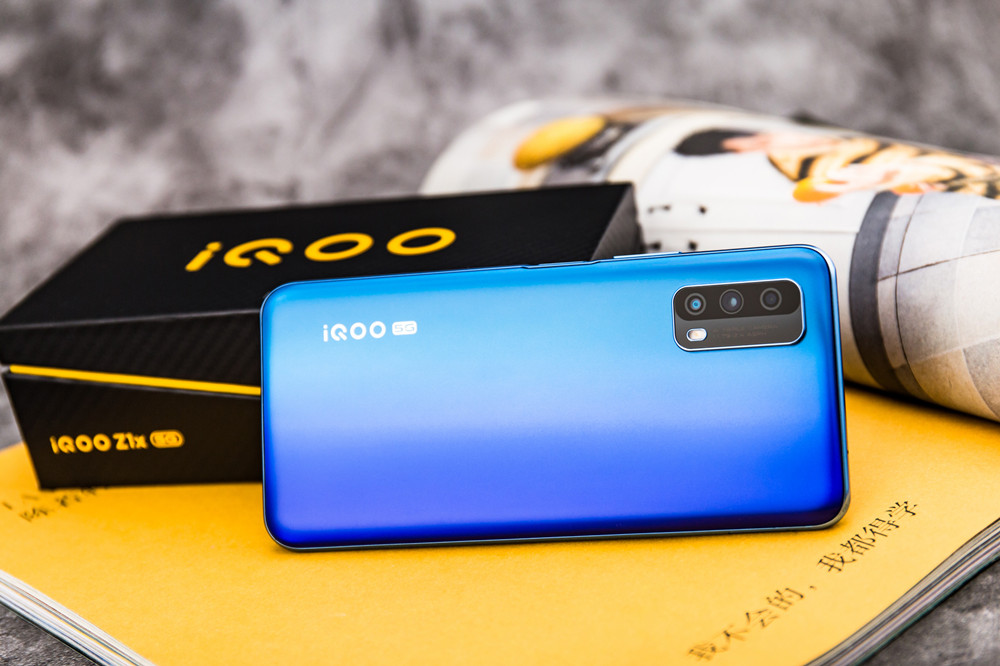 ÷棬iQOO Z1xӵ5000mAhĵⲿֻһƵ㣬棬õжU765Gܺ͹ġõiQOO Z1xۼ1598Ԫгĺо