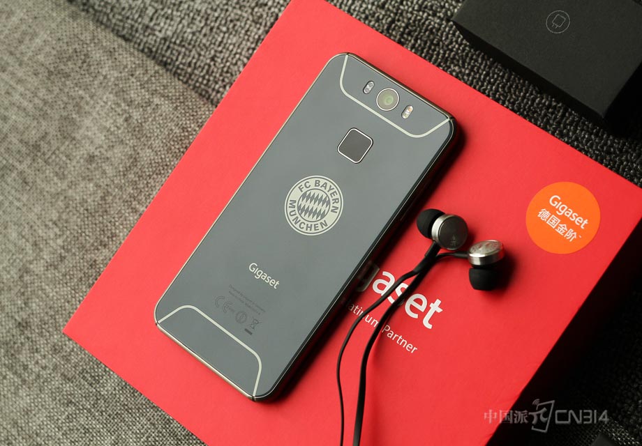 �����ư���ֻ��Ͷ�������һ�𣬸���ζ������