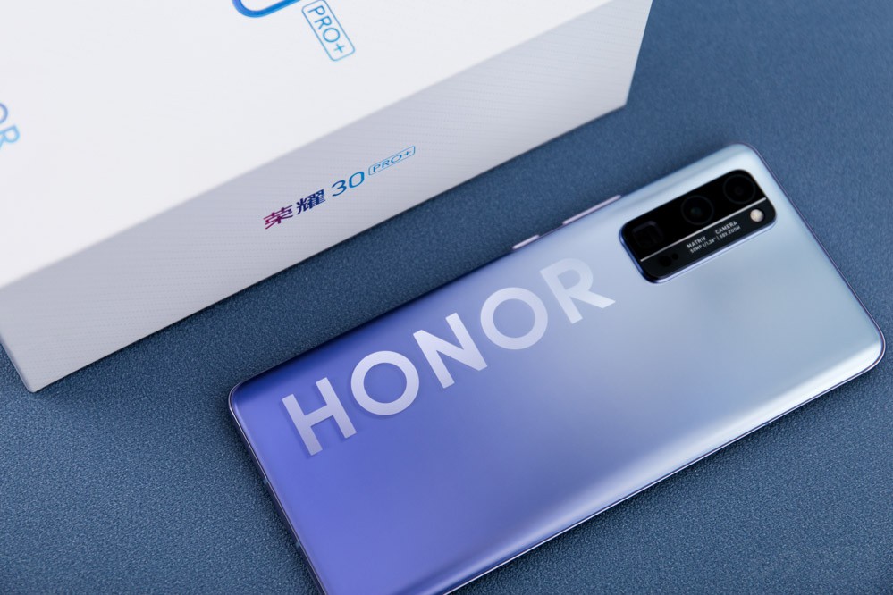 ҫ30 Pro+˴δ˻ҹڡѿҰɫչʾѿɫһҫֻɫԽԵʱгֳɫ΢䣬ḻɫʵĲθС