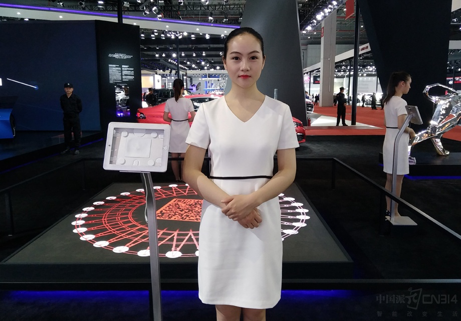 һ˫ˮ�������۾�����Ҫ�γ�ˮ��,��Ц��Ц��