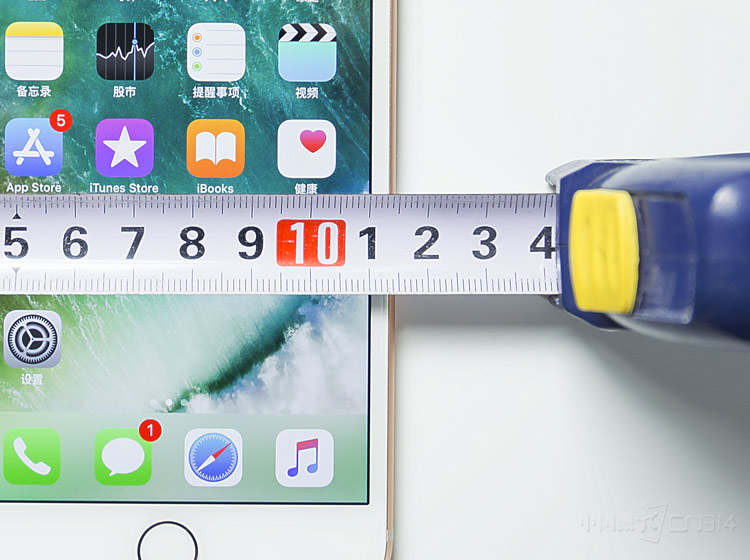 �߿򳤶�Լ3mm��