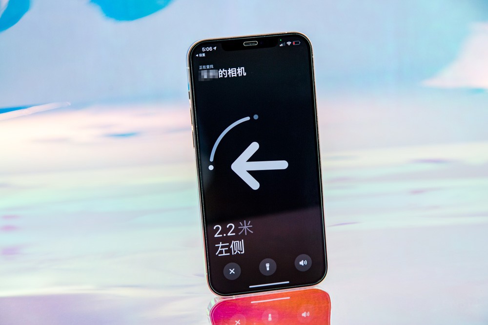   AirTagֱԼΪ 30 ףUWB ƵоƬӳ£֧־ȷҹܣĿǰiPhone 11ͺŵֻ֧֣Ļᵯһͷţ㡰 1 סҲ 2 סϢѰҵƷʱֻᷢƵʾ