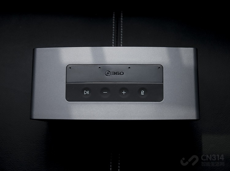 �ʹ󲿷���������һ����ͨ���ֻ�App���Ӽ��ɶ�MAX���п��ƣ����ӳɹ�֮�󣬿�ͨ��App�����³��������ӣ���MAXִ�����Ӧ��ָ��֮��ɼ����������ֲ��š����������Ȳ�����