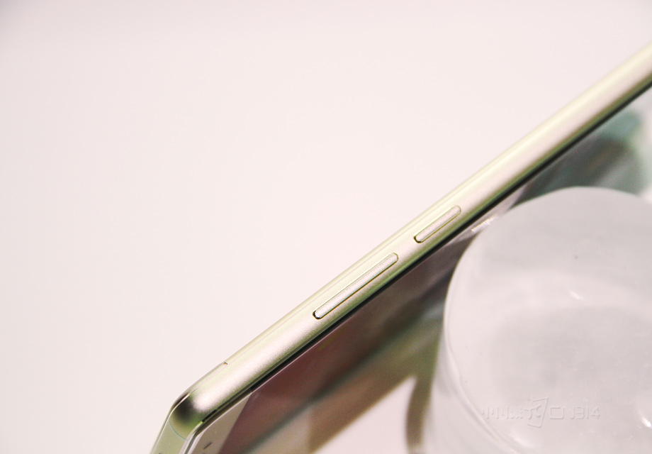 ֵ��һ����ǣ�Ŭ����Z11�������Ŭ����Z9�����ᱡ��ͬʱ���������֮ǰ���ֺ�ʵ�ĸо���