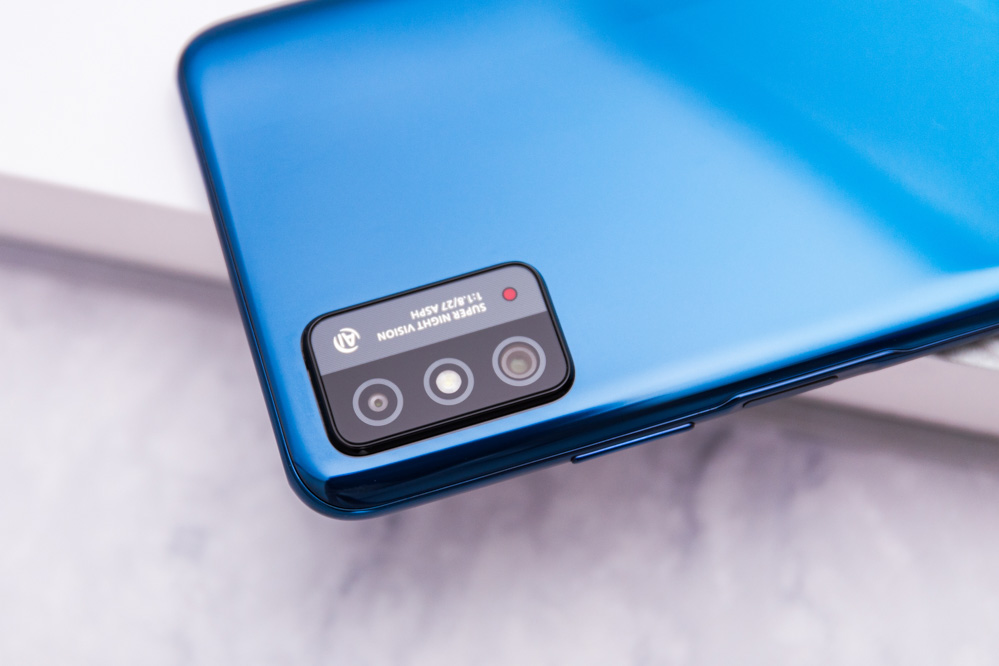 ĻΪϵֻȫʹϾʽƣҫX10 MAXҲ⣬4800+800+200صڿѾ󣬵ĺһͻΪϵĻֻҹӺճУвı֡