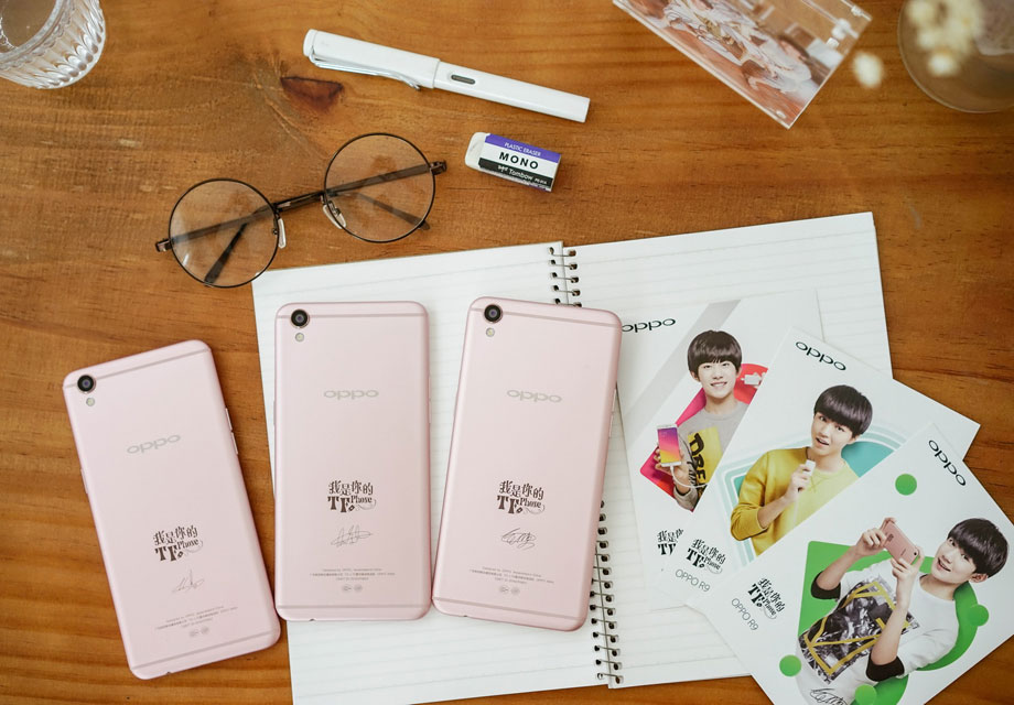 ����TFphone���ۼ���OPPO R9������һ�£�2799Ԫ���ۼۿ�ν�ﳬ��ֵ�����ڹ��TFBOYS�ķ�˿��˵�����TFphone��ν�Ǳ���Ĳ�Ʒ��