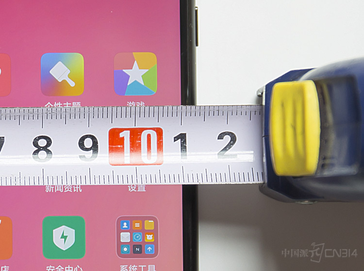 ����������С��MIX2�ı߿���ȴ�ԼΪ2~3mm��˵�ǡ�ȫ������Ҳ��Ϊ����