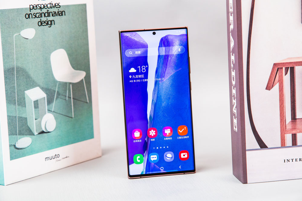 ֵ��һ���������Note20 Ultra��Dynamic AMOLED���ﵽ��Quad HD+��׼���ֱ��ʸߴ�3088��1440���أ���Ļ֧��HDR 10+������1600��ɫ��ɫ�ʣ���ʾЧ���ǳ���ʵ��