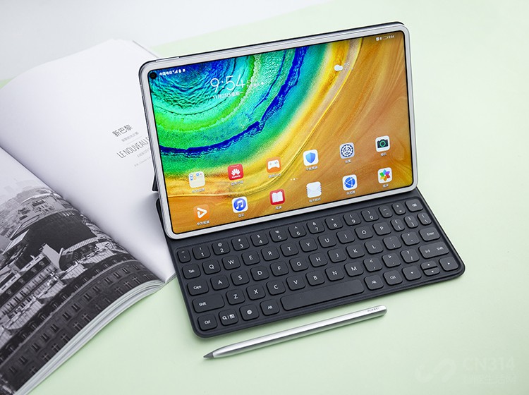 11��25�գ���Ϊ�����˸߶�ƽ��MatePad Pro���ų�Ҫ���ع�������������Ҳ�ǻ�Ϊ���Ƴ��ǻ�����VR�۾���5G�����ն˺���һ�ذ���Ʒ����Ȼ��Mate������ƽ�壬��Ȼ��λ���콢���������ų�ȫ�������ռ�ȵ�ƽ����Ե���ֵ��Σ�����һ���������ɣ�