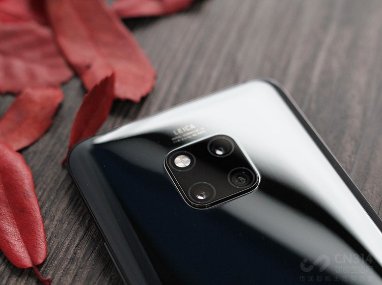 ��Ϊ��������980�������İ������û�ӵ����ǿ����AI��Ӱ������AI��Ӱģʽ���ܹ�����ʶ����500�ֳ��������ҽ��г����Ż�����������ʱ����ĳ���Ƭ��