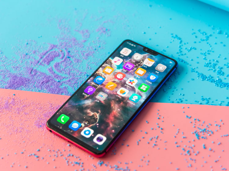 ���ư���ΪOPPO R15��ȫ�¶��ƻ��ͣ��������һ��6.28Ӣ���Super-V Display����Ұȫ�������ݺ����Ϊ19:9���߿����ֻ��1.78mm�����ڲ��õ�����������ƣ�����������ռ��ͻ����90%�������˳�ǿ���Ӿ����顣