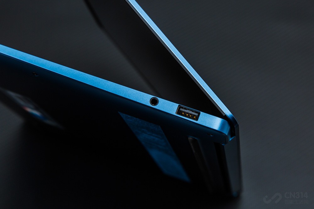 ҲԿ1USBӿ3.5mmףһϸڲ֪Ƿע⵽ˣǾUSBӿڵⲿŻܣɼrealme Book˱̶ȾжߡΪˣrealmeѾʮˡ