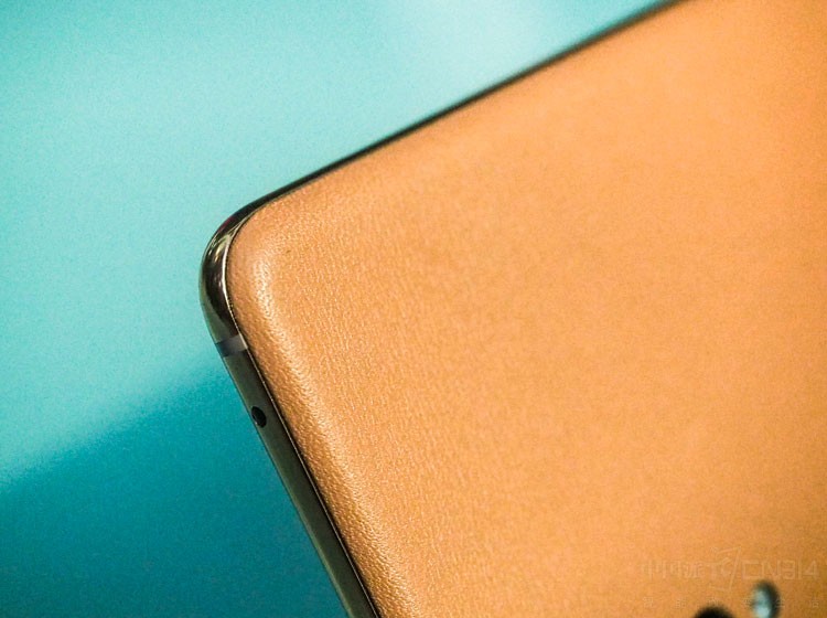 �ݹٷ����ܣ���ΪP20 Pro����Ƥ����ѡ��ŷ��ȫ����СţƤ����ȡ�������ȡ�ϸ��ƽ���Ĳ�����ԭ���ϣ�����28�쾫�Ĵ��졣