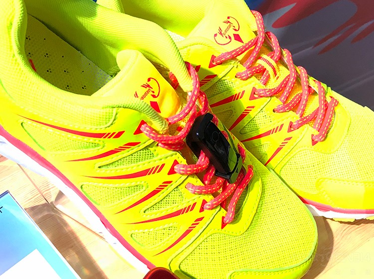 ֵ��һ����ǣ���ҫ�ֻ�4Running��ӵ���������ģʽ������Ь�����ʽ��������׼ȷ�ؼƲ����ݡ���ҫ�ֻ�4Running���ۼ�Ϊ99Ԫ���ǳ��ʺ��ܲ�������ʹ�á�