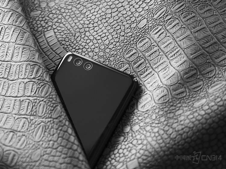 5.5Ӣ�绤����������660��������6GB RAM+64/128GB ROM������3500����ʱ��أ�֧�ָ�ͨQC4.0��䣬��ô�����Ļ�С��Note3��Ҳ��ȽϾ��⣬��OPPO��vivo�Ļ��ͺ����ơ�