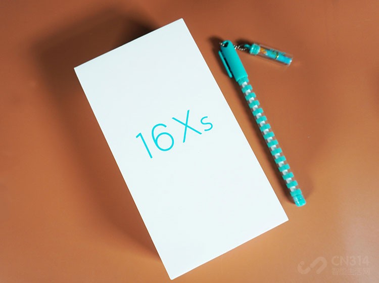 һֱ�����������ڹ����ֻ���Ӫ���ƺ����ǡ�ĬĬ����������ʹ�кò�ƷҲ����ס�˹�â������������µ�����16Xs��˵���û�������������׿����������ϵĻ��ͣ�ͬʱҲ������ڶ������4800�����ؾ�ͷ�Ļ��ͣ��ɼ��û��ĵ�λ�ж��ء����ھ͸������ǵľ�ͷ��һ���˽�������»��������ɡ�