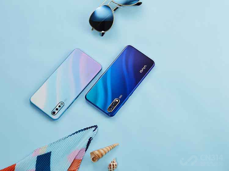 �ۺ�����������vivo�����������Ȼ����ѧ�����ڲ�Ʒ�ϣ����ֳ�ȫ�µĿƼ���ѧ�����ȫ������ơ�ǿ�����ܡ������AI�����Լ�������������������һ����vivo Y7s���ۺ�ʵ��ǿ��������ͬ��λ��Ʒ�ĵ�һ�ݶӣ����г�����ֵ���ڴ���ֵ��һ����ǣ�vivo Y7s����7��20���ڸ������ƽ̨�Լ���������ȫ�濪�ۣ�����Ȥ�����Ѳ�����ע�¡�