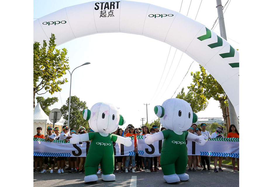 ����������վ������������վ�Ļ�����Ӿ��������ʱ��صĴ�������󱧱���Сŷ�����ȳɹ��������ڳ��������ˣ�������Ϊ�˱��β��ܶ��ļ��������Ⱥ����յ㣬С��Ҳ��֮�����յ���̨��������ʮ��Ľ�����ݣ���һ�������˺������н���������߳���