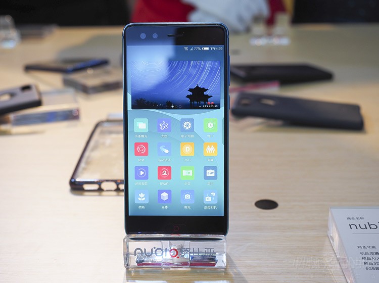 �ֻ���Ӱ������Ȼ��miniϵ�е���ͷϷ��