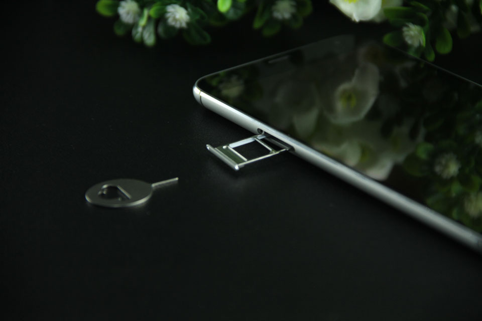 ���ΪSIM���ۣ����۲�����˫�������