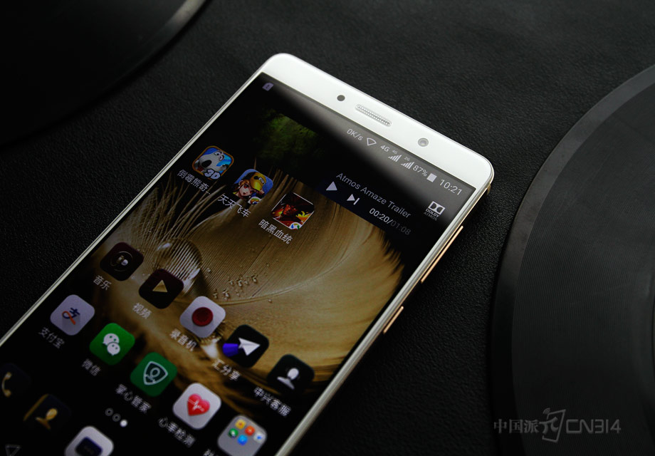 ���7MAX��ǰ������ͷ���ظߴ�1300�����ڷǳ�������3*13MP�����ֻ��������콢��ɫ���ԡ�