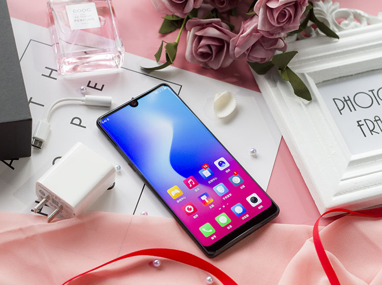 ��ֵ��һ����ǣ�Ŭ����Z18�����˴��µ�Evolution Tensor��������������������������������Ҳ�������˼�������Ŭ����AI�о����Ƴ���һ���ġ���������ѧϰ���漼������ͨ��ET���������ѧϰ�������ɿ���ѧϰ��Ȼ������ͼ��ʶ�𡢺����⣨���壩�����ֻ���ʹ�ù����и��ӡ�������������