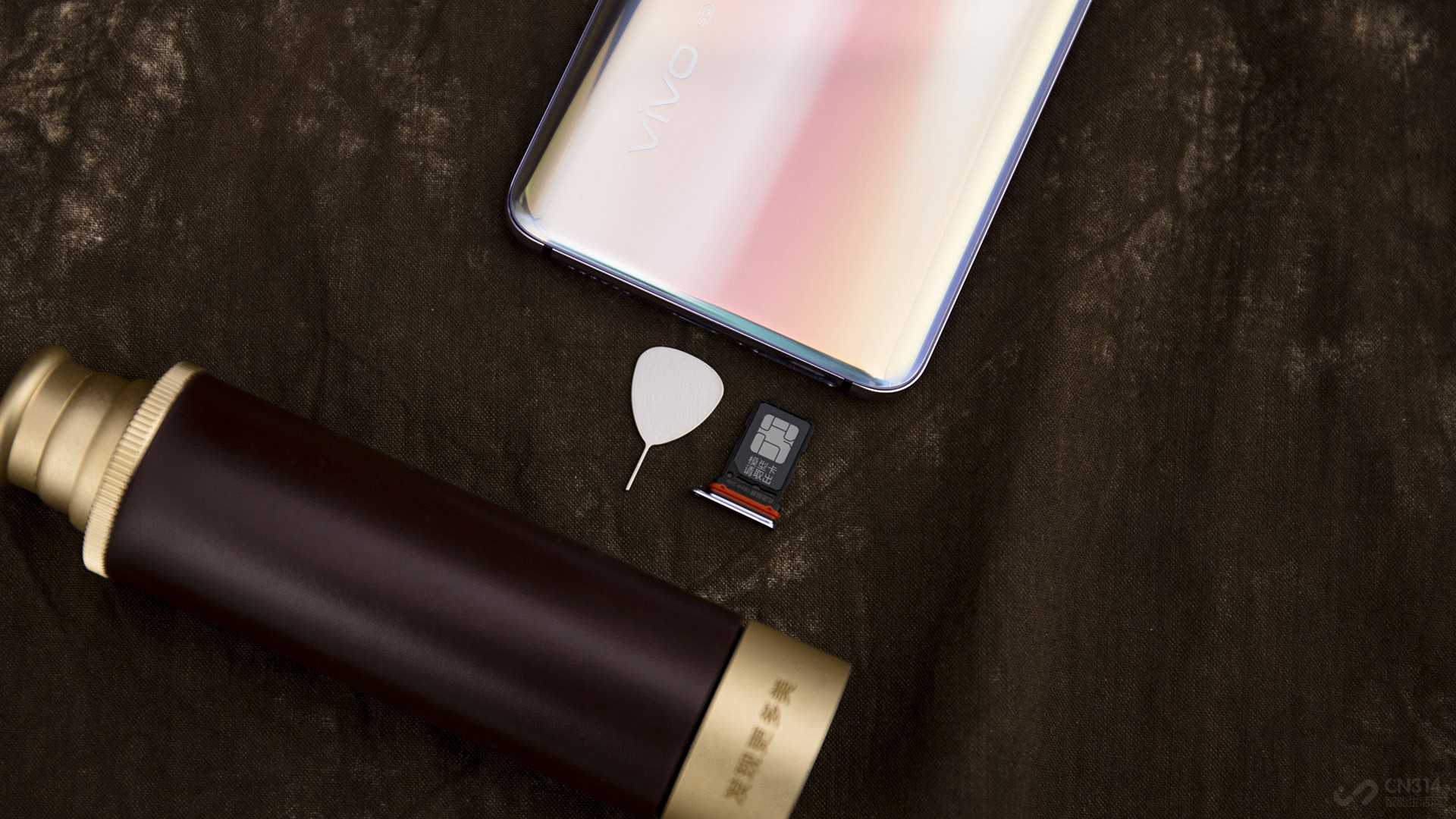 ƾ������ֵ�����ա�5G�ȷ���ĳ�ɫ���֣��˴�vivo X30ϵ�еĵ���ҲΪ����û��ڹ��������ṩ��һ�����õ�ѡ����һ��ȫ������޶̰��5G�콢��Ŀǰvivo X30 Pro��ȫ��������Ԥ����Ԥ���û������ܵ�һʱ���õ����ǵ��ֻ��⣬�������ܰ���24����Ϣ��ϲ����С���Ͻ��ж��ɡ�